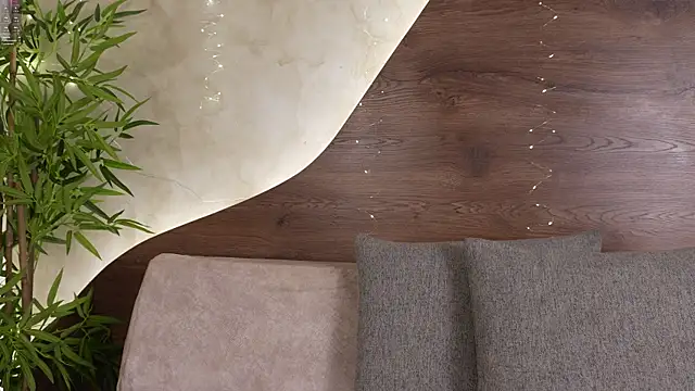 mia lacy  online show from 18, 12, 2025