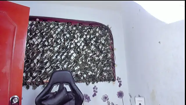 Snapshot of Sarahbrowm_ chatting on 9, 10, 2025 Sarahbrowm online show from 9, 10, 2025