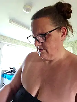 MissQueenBeex online show from 1, 5, 2026