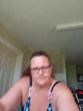 MissQueenBeex online show from 2, 5, 2026