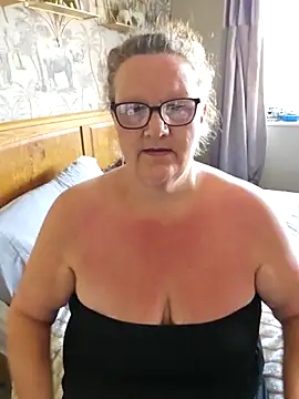 MissQueenBeex online show from 24, 5, 2026