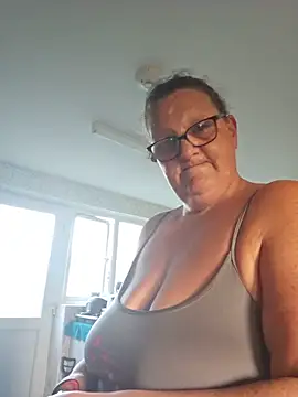 MissQueenBeex online show from 25, 5, 2026