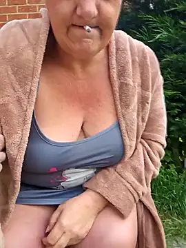 MissQueenBeex online show from 27, 5, 2026