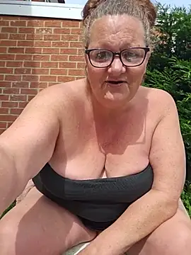 MissQueenBeex online show from 28, 5, 2026