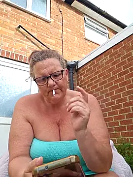 MissQueenBeex online show from 2, 6, 2026