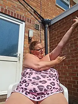 MissQueenBeex online show from 26, 6, 2026