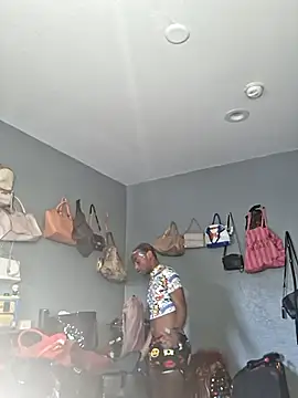 Snapshot of ItsBarbieBitcxxxx69 chatting on 11, 11, 2025 ItsBarbieBitcxxxx69 online show from 11, 11, 2025