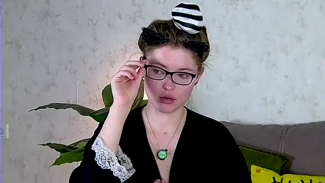 AshleyD  online show from 18, 10, 2025