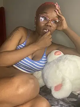 Snapshot of YummyMelanin117 chatting on 18, 9, 2025 YummyMelanin117 online show from 18, 9, 2025