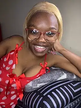 Snapshot of YummyMelanin117 chatting on 2, 10, 2025 YummyMelanin117 online show from 2, 10, 2025