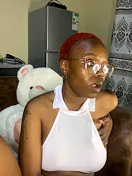 Snapshot of YummyMelanin117 chatting on 4, 10, 2025 YummyMelanin117 online show from 4, 10, 2025