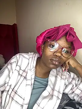 Snapshot of YummyMelanin117 chatting on 30, 11, 2025 YummyMelanin117 online show from 30, 11, 2025