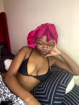 Snapshot of YummyMelanin117 chatting on 23, 12, 2025 YummyMelanin117 online show from 23, 12, 2025