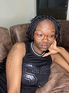 Snapshot of YummyMelanin117 chatting on 6, 2, 2026 YummyMelanin117 online show from 6, 2, 2026