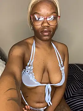 Snapshot of YummyMelanin117 chatting on 16, 2, 2026 YummyMelanin117 online show from 16, 2, 2026