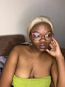 Snapshot of YummyMelanin117 chatting on 27, 2, 2026 YummyMelanin117 online show from 27, 2, 2026