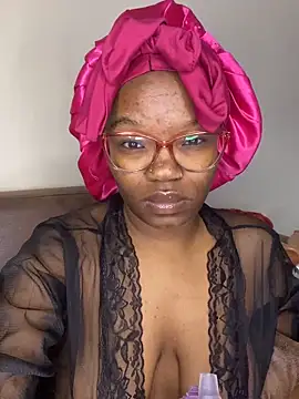 Snapshot of YummyMelanin117 chatting on 4, 3, 2026 YummyMelanin117 online show from 4, 3, 2026