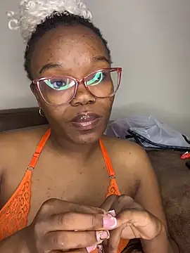 YummyMelanin117 online show from 22, 4, 2026