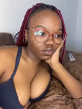 YummyMelanin117 online show from 28, 4, 2026