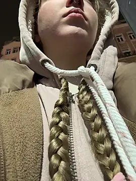 Snapshot of bambi_lu chatting on 1, 11, 2025 bambi lu online show from 1, 11, 2025