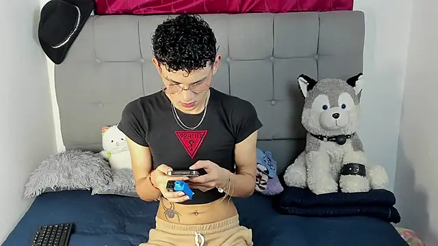 jeims hotboy online show from 3, 6, 2026