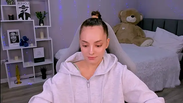 MelanieAlves online show from 28, 4, 2026