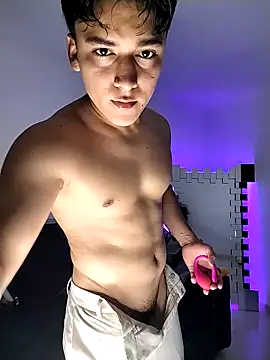 Snapshot of THE_LITTLE_LIAM chatting on 8, 10, 2025 THE LITTLE LIAM online show from 8, 10, 2025