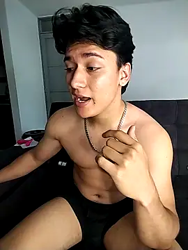 Snapshot of THE_LITTLE_LIAM chatting on 30, 10, 2025 THE LITTLE LIAM online show from 30, 10, 2025