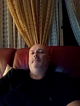 Snapshot of Alexis_Bull chatting on 18, 9, 2025 Alexis Bull online show from 18, 9, 2025