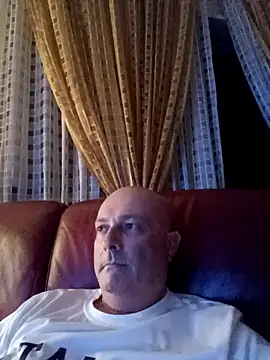 Snapshot of Alexis_Bull chatting on 28, 9, 2025 Alexis Bull online show from 28, 9, 2025