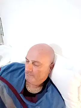 Snapshot of Alexis_Bull chatting on 6, 10, 2025 Alexis Bull online show from 6, 10, 2025