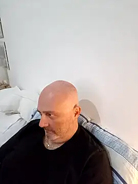 Snapshot of Alexis_Bull chatting on 15, 11, 2025 Alexis Bull online show from 15, 11, 2025