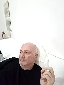 Snapshot of Alexis_Bull chatting on 4, 3, 2026 Alexis Bull online show from 4, 3, 2026