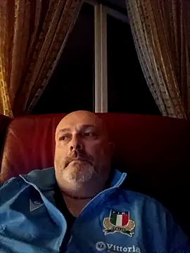 Alexis Bull online show from 18, 4, 2026