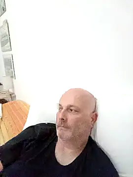 Alexis Bull online show from 24, 4, 2026