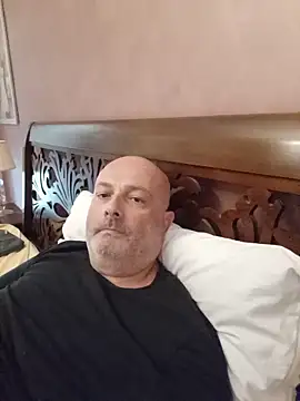 Alexis Bull online show from 6, 6, 2026