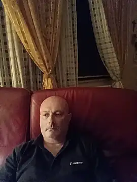 Alexis Bull online show from 25, 6, 2026
