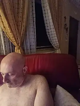 Alexis Bull online show from 9, 7, 2026