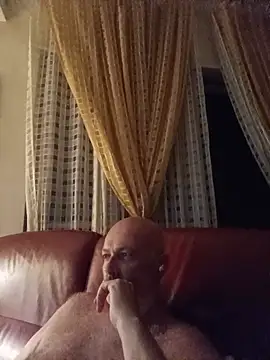 Alexis Bull online show from 17, 7, 2026