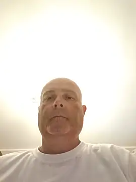 Alexis Bull online show from 3, 8, 2026