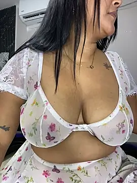 Snapshot of sashaoficial_ chatting on 11, 5, 2026 sashaoficial online show from 11, 5, 2026