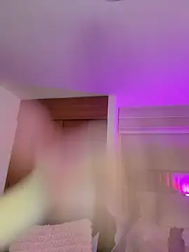 ArianaReynoldss online show from 31, 7, 2026