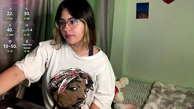 Snapshot of emma__bell_ chatting on 25, 9, 2025 emma bell online show from 25, 9, 2025