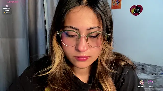 Snapshot of emma__bell_ chatting on 1, 10, 2025 emma bell online show from 1, 10, 2025