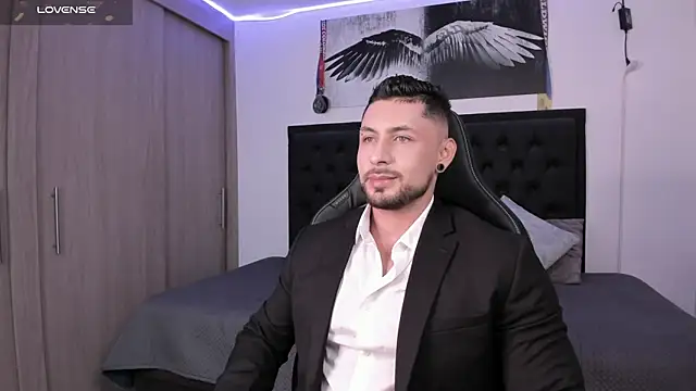 santi aesthetic online show from 8, 10, 2025