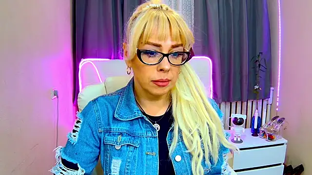 Snapshot of KatrinaCharm chatting on 15, 9, 2025 KatrinaCharm online show from 15, 9, 2025