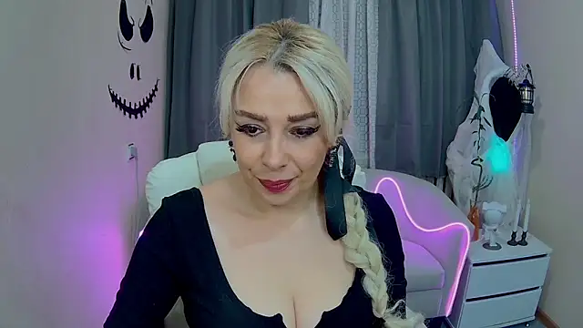 Snapshot of KatrinaCharm chatting on 23, 10, 2025 KatrinaCharm online show from 23, 10, 2025