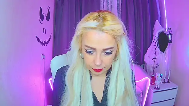 Snapshot of KatrinaCharm chatting on 2, 11, 2025 KatrinaCharm online show from 2, 11, 2025