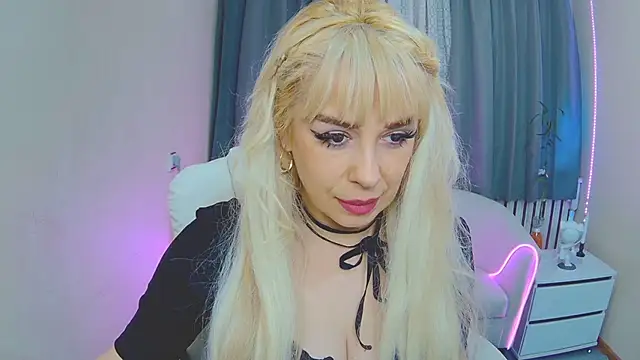 Snapshot of KatrinaCharm chatting on 7, 11, 2025 KatrinaCharm online show from 7, 11, 2025