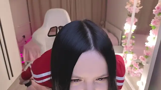 Betty  Davvis online show from 23, 11, 2025